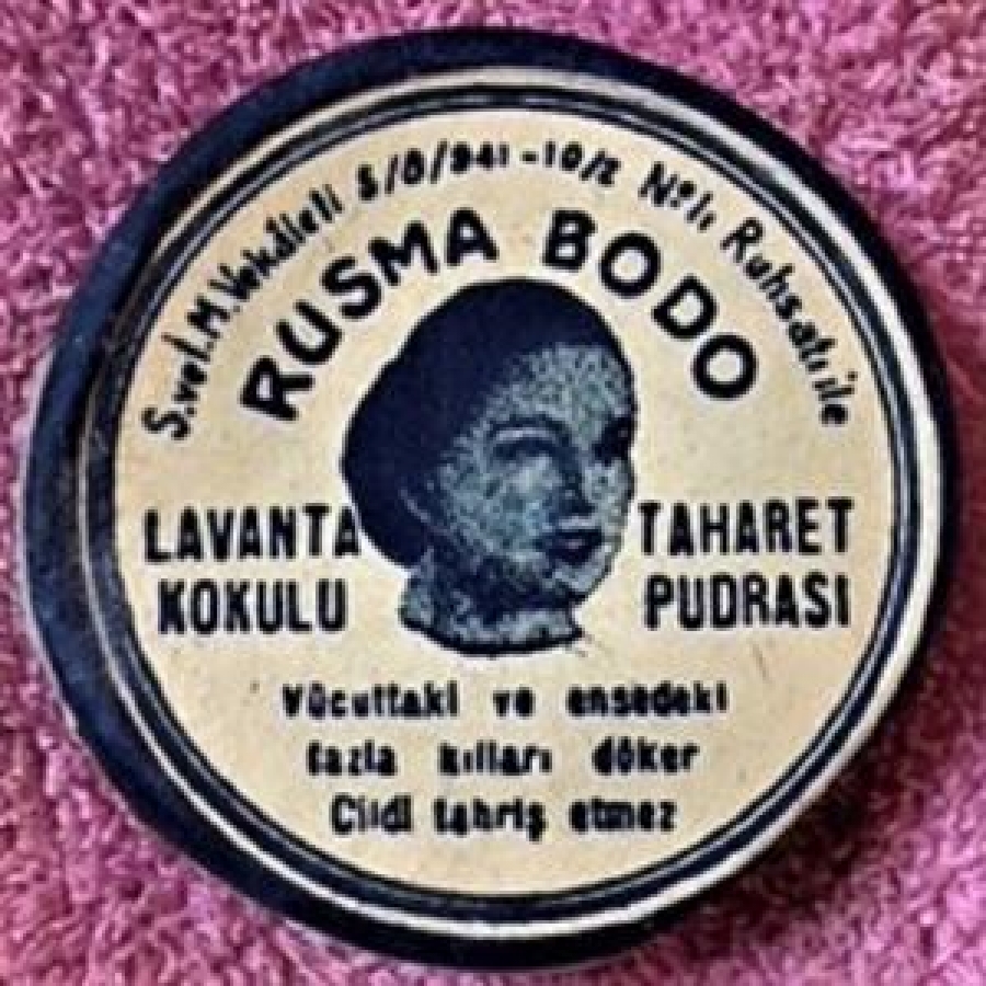 RUSMA BODO LAVANTA KOKULU TAHARET PUDRA SI HAMAM OTU KARTON KUTUSUNDA 