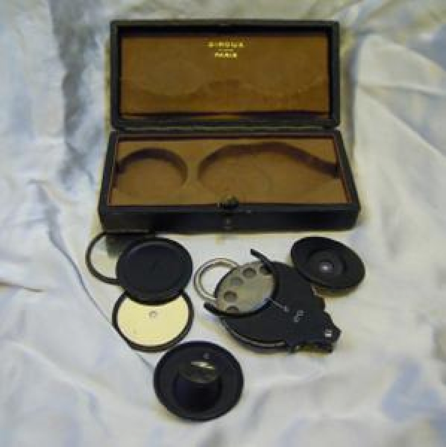 TIP GÖZ KONTROL CİHAZI KUTUSUNDA