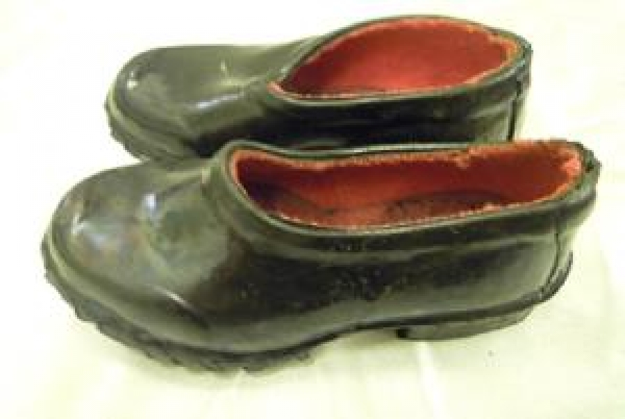 1958 SİYAH AFYON T M A-B-I 26 NUMARA KARA LASTİK ÇOCUK AYAKKABI 