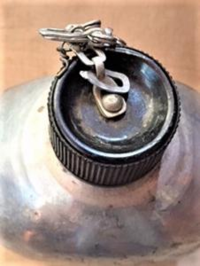 AMERİKAN MALI ASKER ALİMÜNYUM METAL MATARA BAKALİT KAPAKLI 