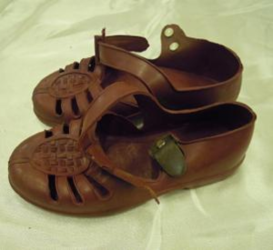 DAYANIR MODELLİ KAHVERENGİ YAZLIK 28 NUMARA METAL MANDALLI LASTİK ÇOCUK AYAKKABI 