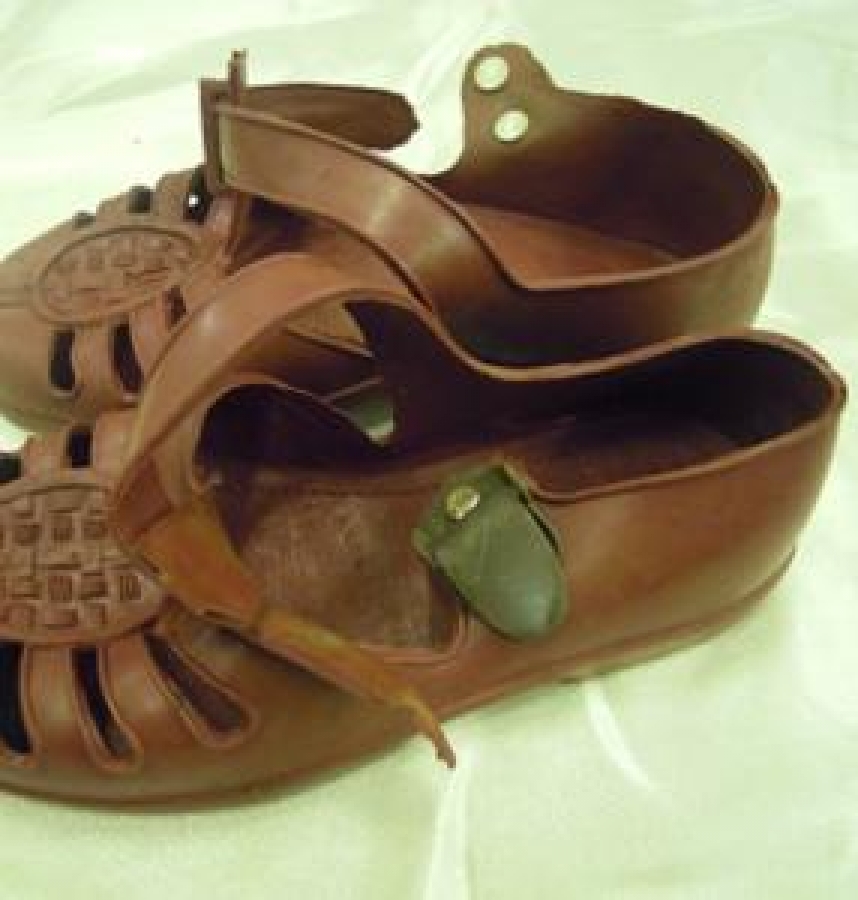 DAYANIR MODELLİ KAHVERENGİ YAZLIK 28 NUMARA METAL MANDALLI LASTİK ÇOCUK AYAKKABI 