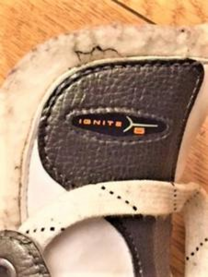 BUZ PATEN VE HOKEY AYAKKABI NİKE 6 (39) NUMARA ALT TABAN PASLANMAZ BIÇAK 