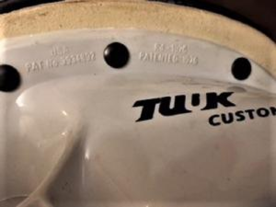 BUZ PATEN VE HOKEY AYAKKABI NİKE 6 (39) NUMARA ALT TABAN PASLANMAZ BIÇAK 