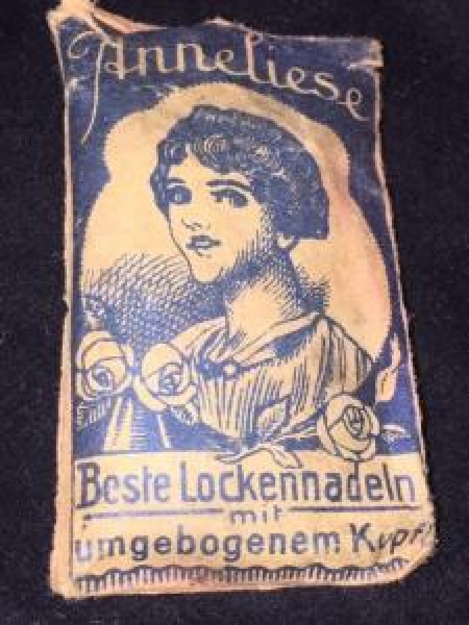  ANNELİESE BESTE LOCKENNADELN MİT UMGEBOGENEM KOPF PRİMA QUALİTAT  FİLKETE PAKEDİNDE