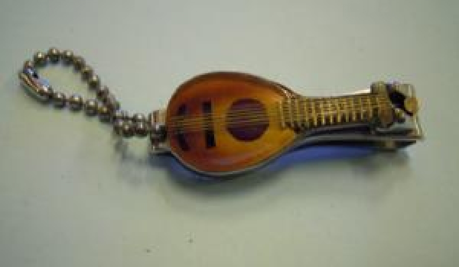 MÜZİK ALETİ ŞEKLİNDE TIRNAK MAKAS