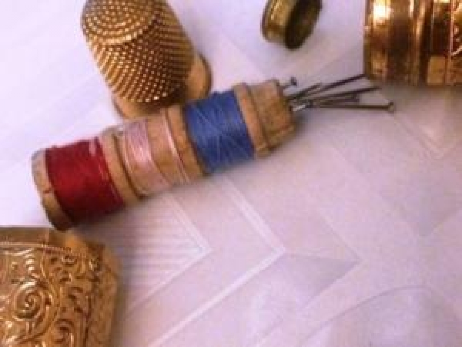 OSMANLI PAZARINA YAPILMIŞ TOMBAK İGNEDAN DİKİŞ KUTUSU