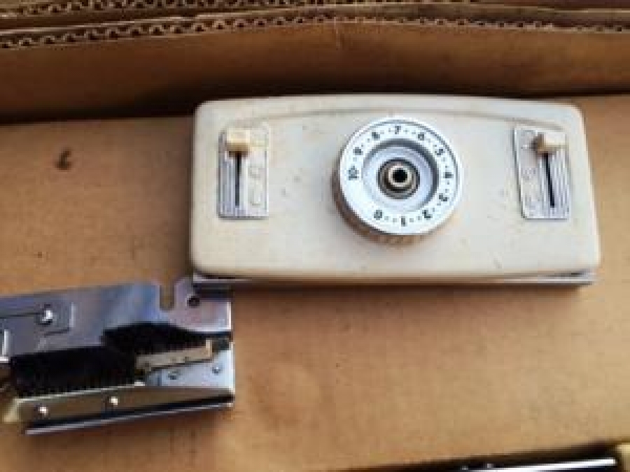 SİLVER SK-300 TRİKOTAJ MAKİNESİ JAPON MALI ÇANTA TİPİ 