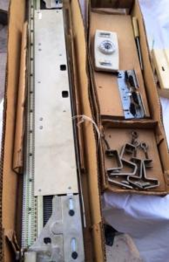 SİLVER SK-300 TRİKOTAJ MAKİNESİ JAPON MALI ÇANTA TİPİ 