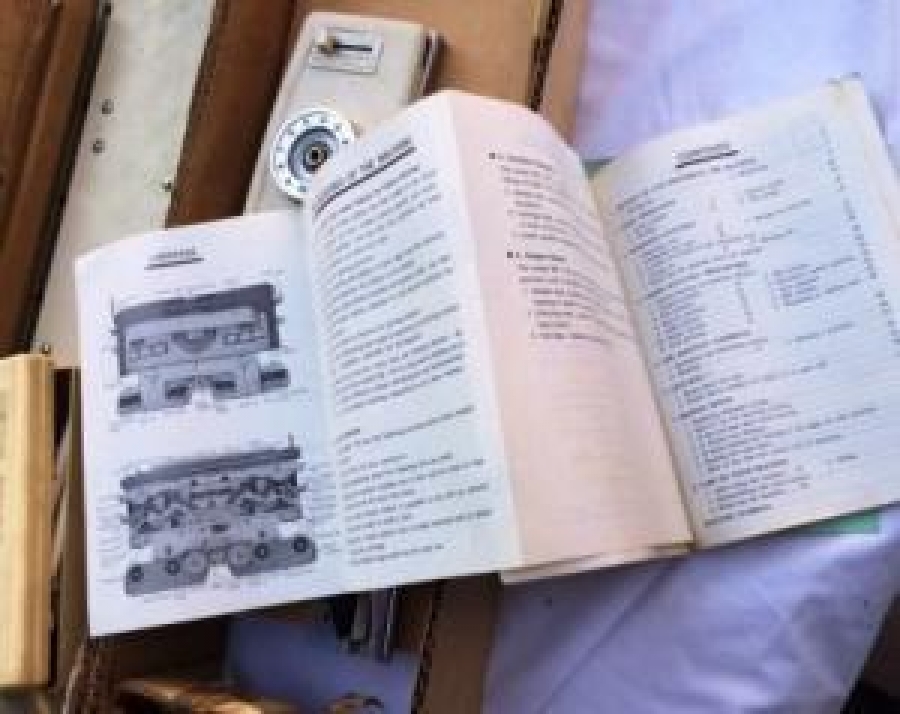 SİLVER SK-300 TRİKOTAJ MAKİNESİ JAPON MALI ÇANTA TİPİ 