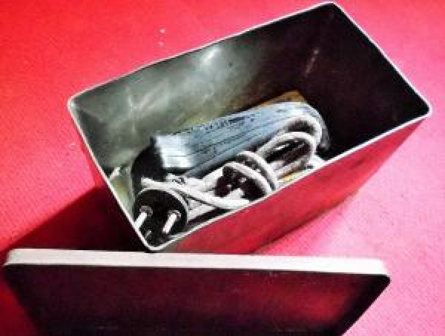 ÜTÜ KROM BAKALIT SAP PRILECT BRITISH MADE AUTOMATIC TENEKE KUTUSUNDA 