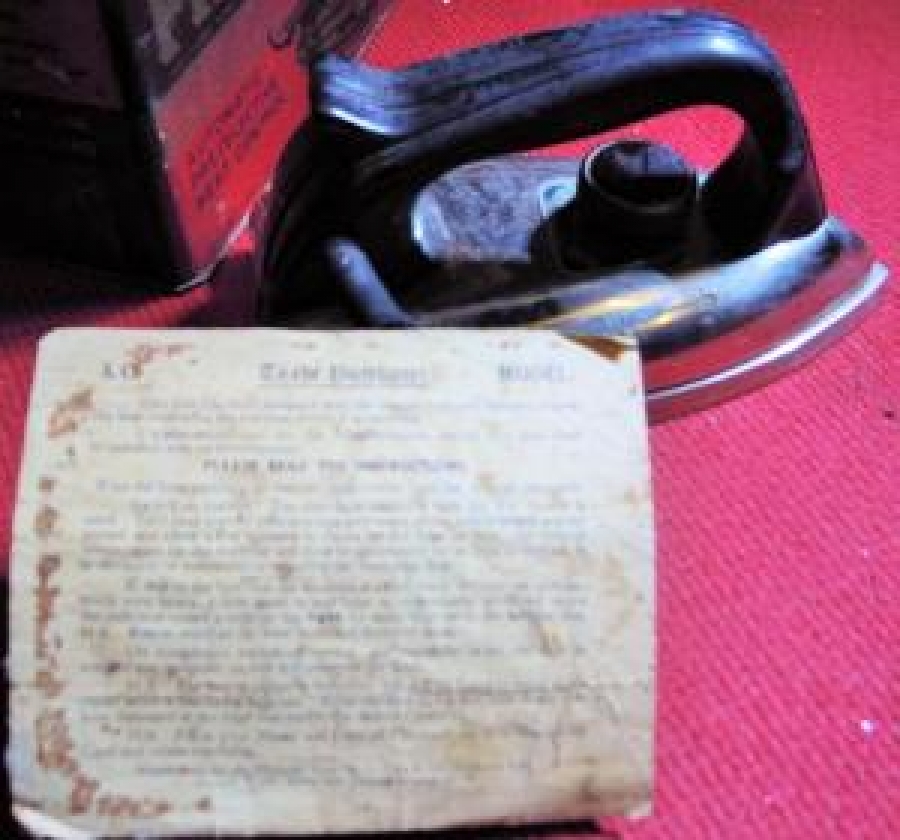 ÜTÜ KROM BAKALIT SAP PRILECT BRITISH MADE AUTOMATIC TENEKE KUTUSUNDA 