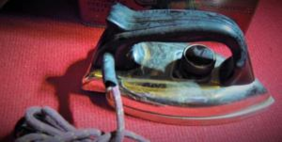 ÜTÜ KROM BAKALIT SAP PRILECT BRITISH MADE AUTOMATIC TENEKE KUTUSUNDA 