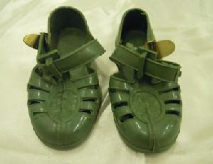 YEŞİL ÇOCUK YAZLIK LASTİK MANDALLI AYAKKABI 19 - 20 BEDEN AYAK KABI 