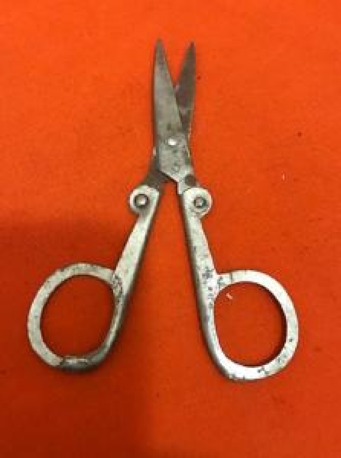 KATLANIR MAFSALLI METAL KÜÇÜK MAKAS