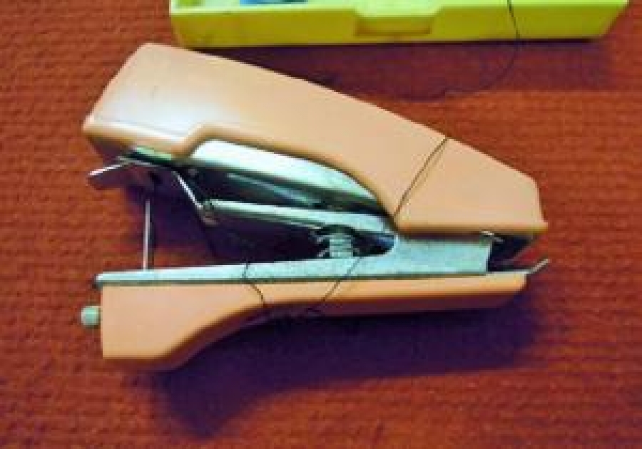 MEKANİK EL DİKİŞ MAKINA KUTUSUNDA