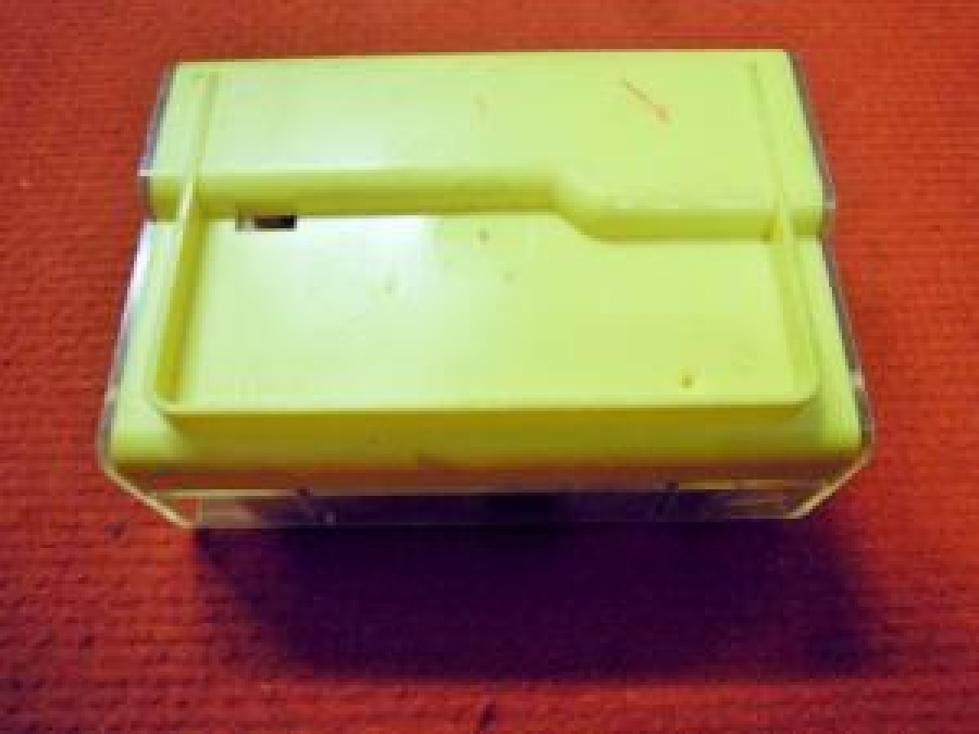 MEKANİK EL DİKİŞ MAKINA KUTUSUNDA