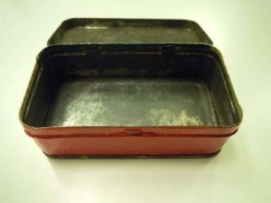 SINGER DİKİŞ MAKİNASI ALETLERİ TENEKE KUTU