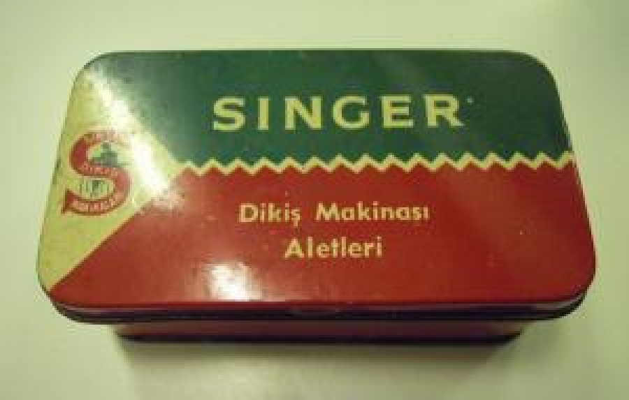 SINGER DİKİŞ MAKİNASI ALETLERİ TENEKE KUTU