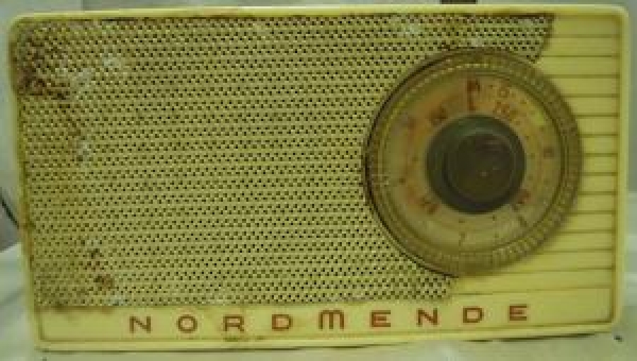 1961 NORDMENDE MİCROBOX TRANSİSTOR 2 DALGA PİLLİ DERİ KAPLI RADYO 