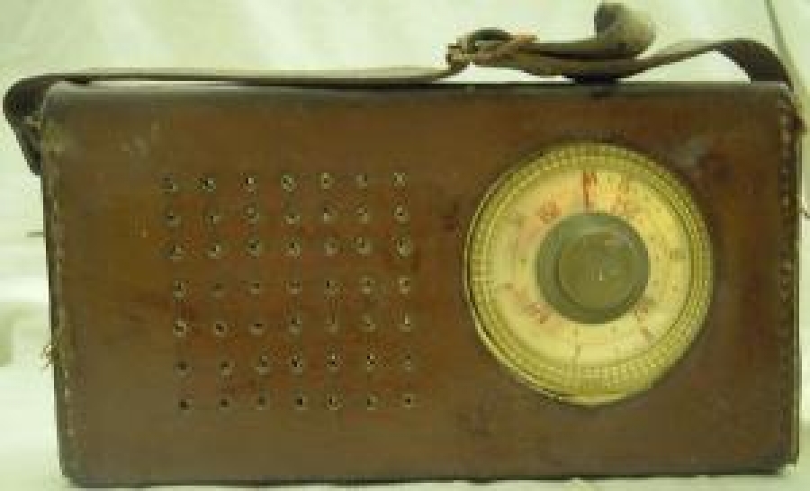 1961 NORDMENDE MİCROBOX TRANSİSTOR 2 DALGA PİLLİ DERİ KAPLI RADYO 