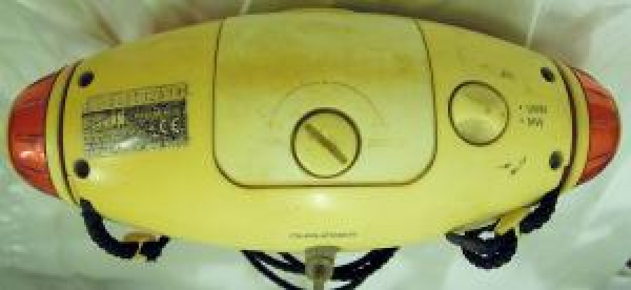 2 DALGA BEYZBOL TOPU ŞEKLİNDE TASARLANMIŞ TRANSİSTÖRLÜ PİLLİ RADYO 