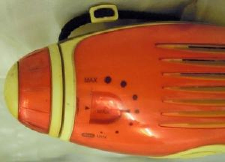 2 DALGA BEYZBOL TOPU ŞEKLİNDE TASARLANMIŞ TRANSİSTÖRLÜ PİLLİ RADYO 