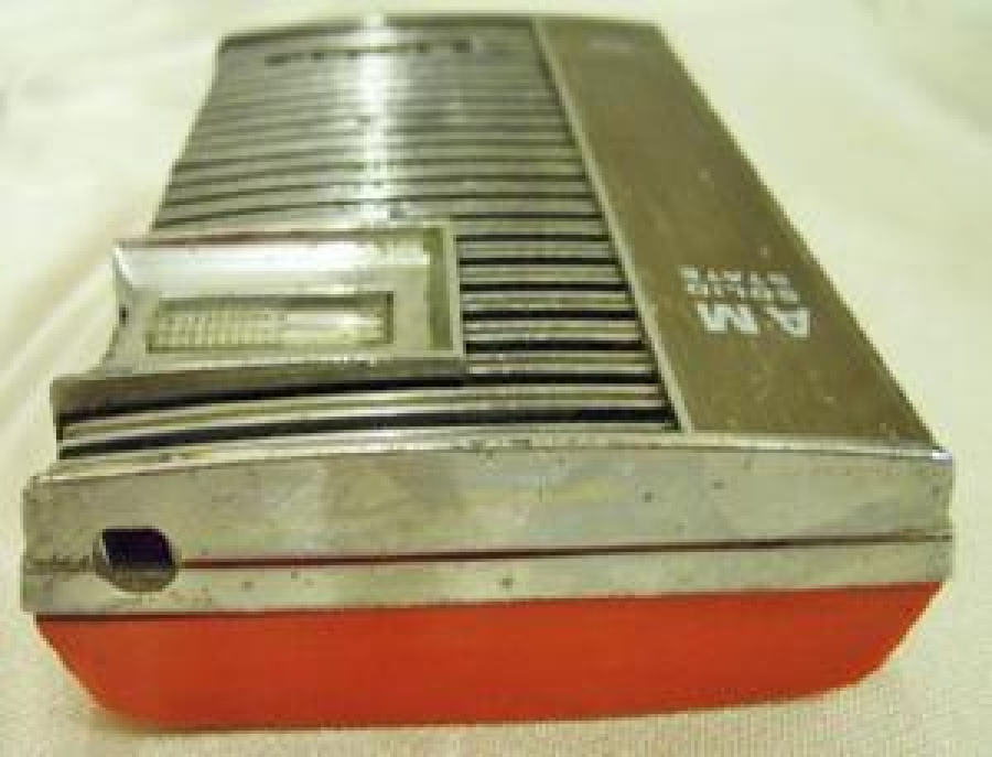 A M SOLID STATE SHARP PİLLİ CEP RADYO 