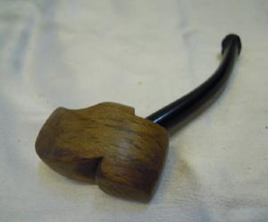 AYAKKABI TARZINDA SİGARA TAKILAN AHŞAP AĞIZLIK