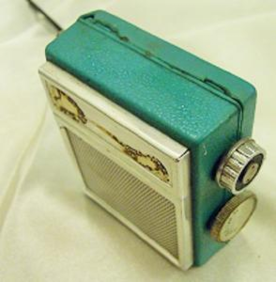 EIGHT TRANSISTOR HONG KONG PİLLİ CEP RADYO 