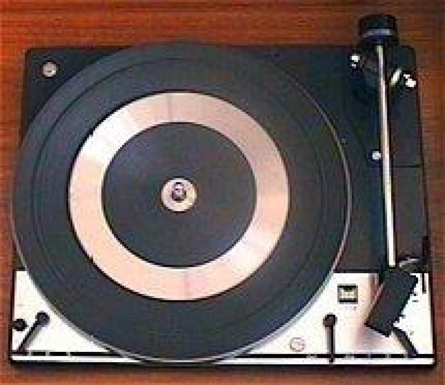 GRUNDIG ROSSINI AUDIOPRISMA 6 STEREO KARBON HOPERLER SİSTEMLİ MÜZİK SETİ RADYO PİKAP 1973 