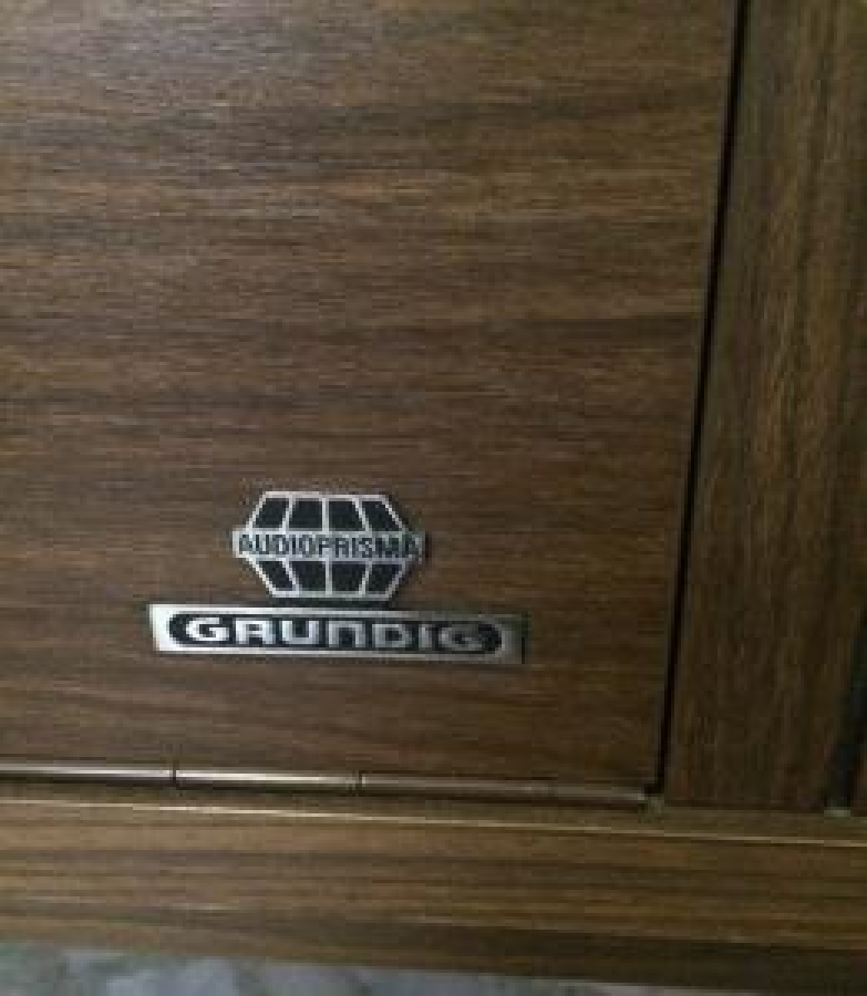 GRUNDIG ROSSINI AUDIOPRISMA 6 STEREO KARBON HOPERLER SİSTEMLİ MÜZİK SETİ RADYO PİKAP 1973 
