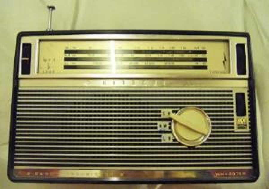 HITACHİ RADYO 3 BAND TRANSISTOR 8 WH 837 ER 1965 MODEL 