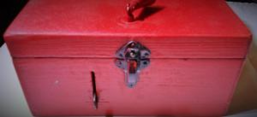 1930 TAŞINABİLİR KIRMIZI AHŞAP KASA PİKNİK GRAMOFON SORUNSUZ MEKANİK PİKAP 