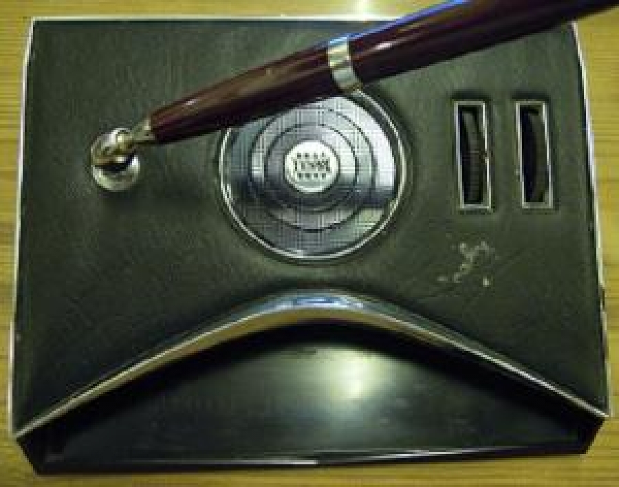 MASA ÜZERİ KALEMLİ RADYO POSS TRADE MARK REG. U.S. PARTT. OFF.ISSUED. 