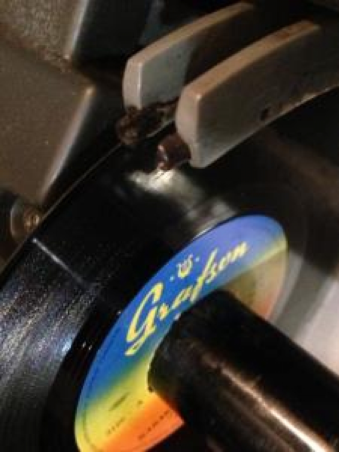 RADİONETTE AF 1 MİNİ JUKE BOX 25 PLAK 50 ŞARKI ÇİFT KAFA 33 45 DEVİR 1965 MODEL 