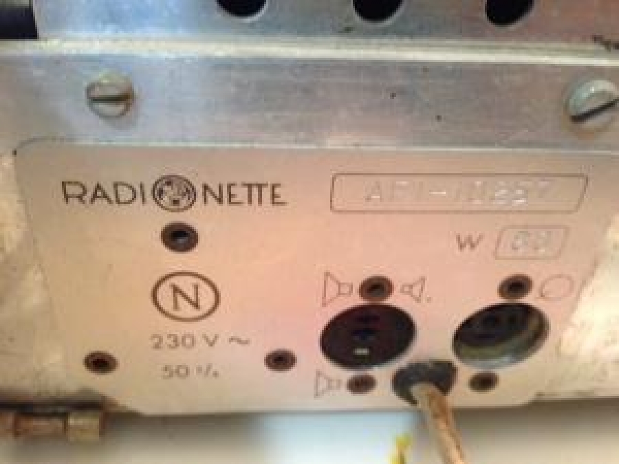 RADİONETTE AF 1 MİNİ JUKE BOX 25 PLAK 50 ŞARKI ÇİFT KAFA 33 45 DEVİR 1965 MODEL 