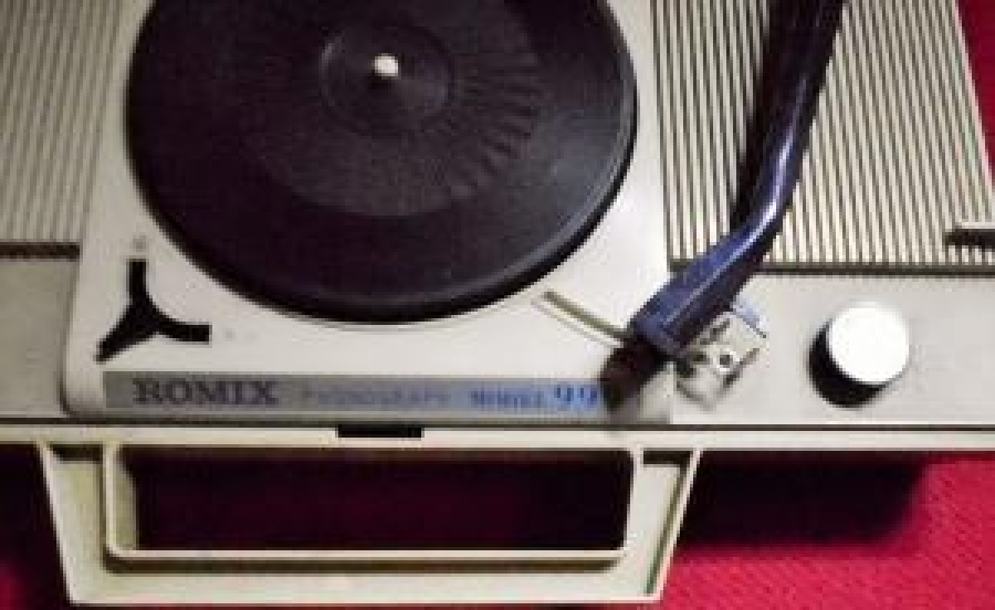 ROMIX PHONOGRAPH MADEL 999 PİKAP CALAR PİLLİ CERYANLI