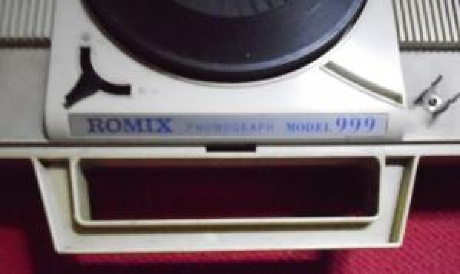 ROMIX PHONOGRAPH MADEL 999 PİKAP CALAR PİLLİ CERYANLI
