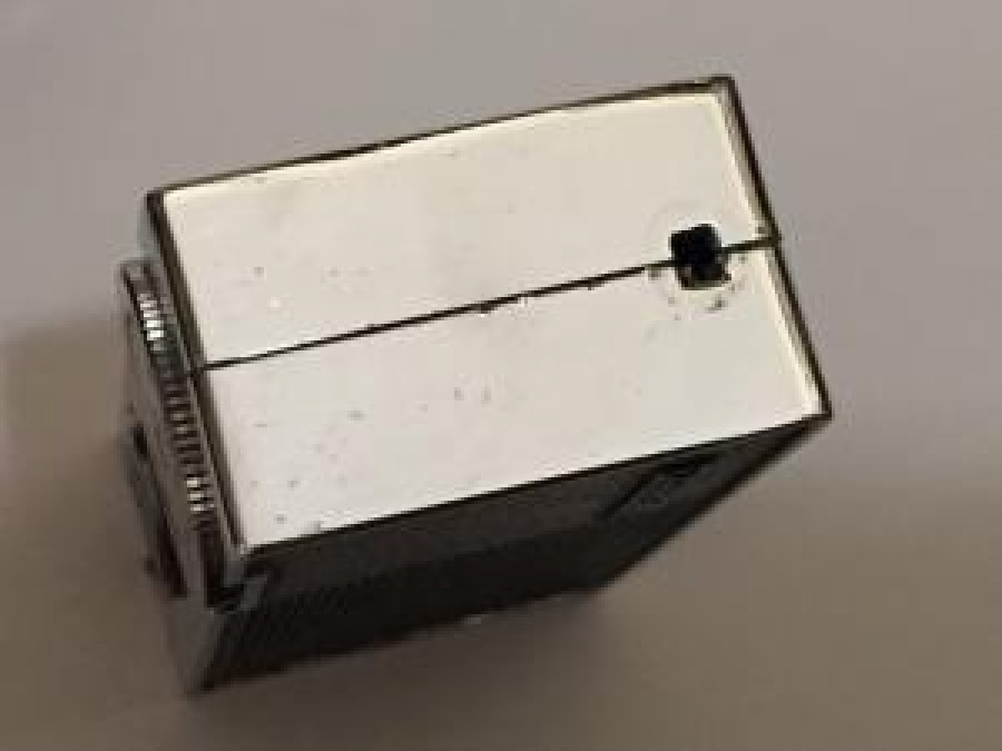 SONY CORPORATİON -100 İNTEGRATED CIRCUIT + 3 TRANSISTOR SONY CORP TOKYO TASCHEN RADYO