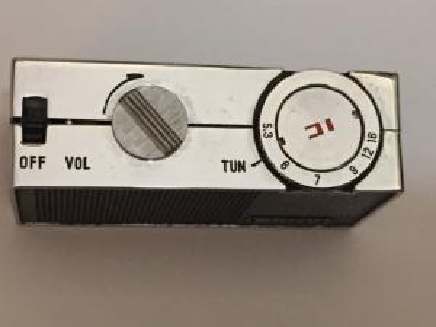 SONY CORPORATİON -100 İNTEGRATED CIRCUIT + 3 TRANSISTOR SONY CORP TOKYO TASCHEN RADYO