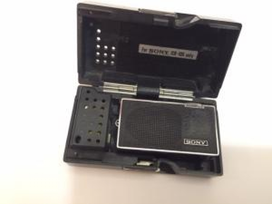 SONY CORPORATİON -100 İNTEGRATED CIRCUIT + 3 TRANSISTOR SONY CORP TOKYO TASCHEN RADYO