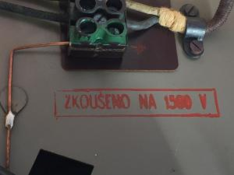 SUPRAPHON DEC PİKAP 33,45,78 DEVİR 220 VOLT DÖNERLİ ÇİFT İĞNE DEK KAHVERENGİ BAKALİT KOL