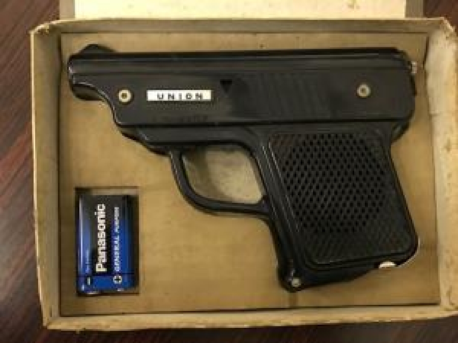 UNION GUN RADYO MODEL TRL-200 KUTUSUNDA PİLLİ RADYO PAT 157052 KOLEKSİYON 