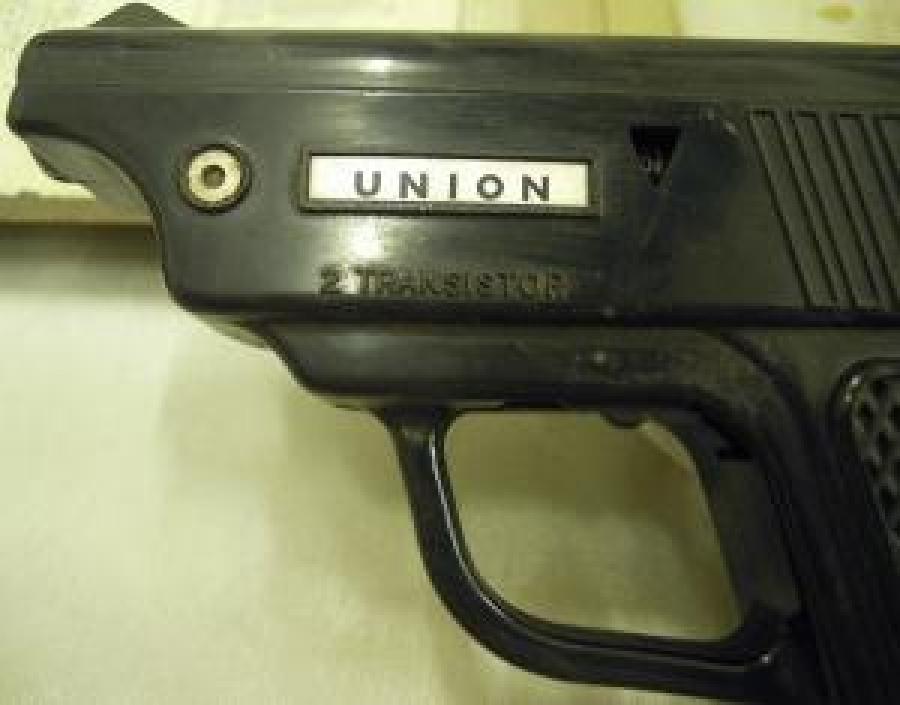 UNION GUN RADYO MODEL TRL-200 KUTUSUNDA PİLLİ RADYO PAT 157052 KOLEKSİYON 