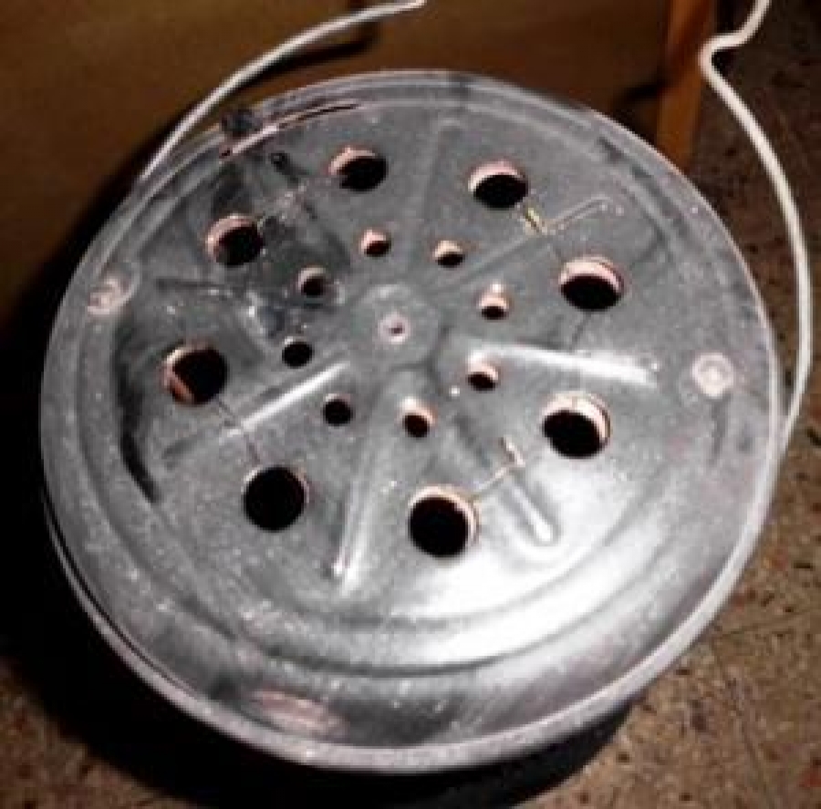 VALOR METAL DIŞI  EMAYE KAPLAMA GAZ YAGLI İLE CALIŞAN TAŞINABİLİR BORUSUZ SOBA SADECE GÖRSEL OLARAK KULLANILIR ISITMA YAPMAZ