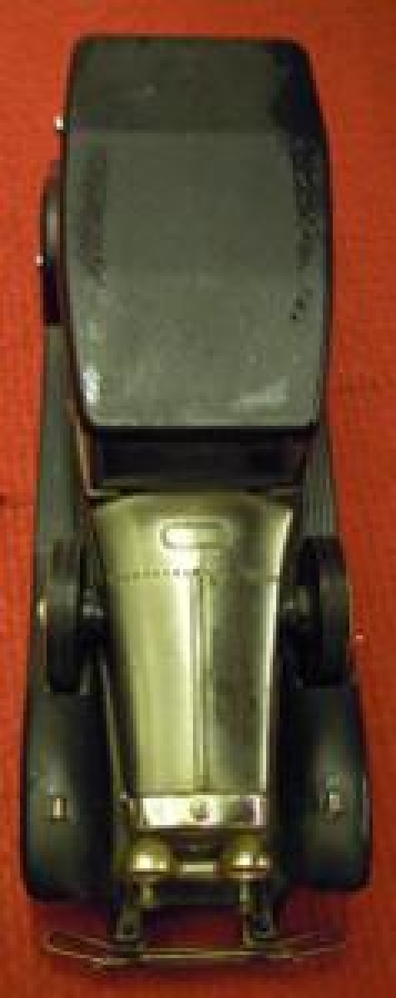 1970 BATTERY AD 1928 LİNCOLN RADIO TEK DALGA YANDA DURAN ISTEPNELERİNDE İSTASYON SES AYARI YAPILMAKTA OTOMOBİL RADYO