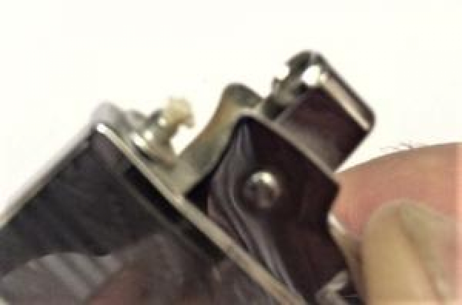 ALARKO YAZILI BENZİNLİ TAŞLI KUTUSUNDA PENGUIN ÇAKMAK  