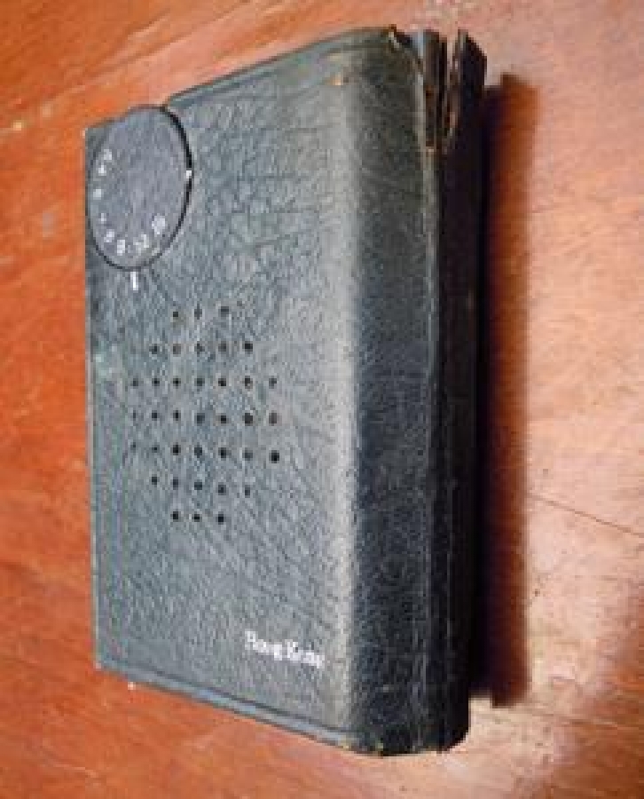 HENICA NOTE BOOK RADİO HONG KONG 1970 KİTAP PİLLİ CEP RADYO 