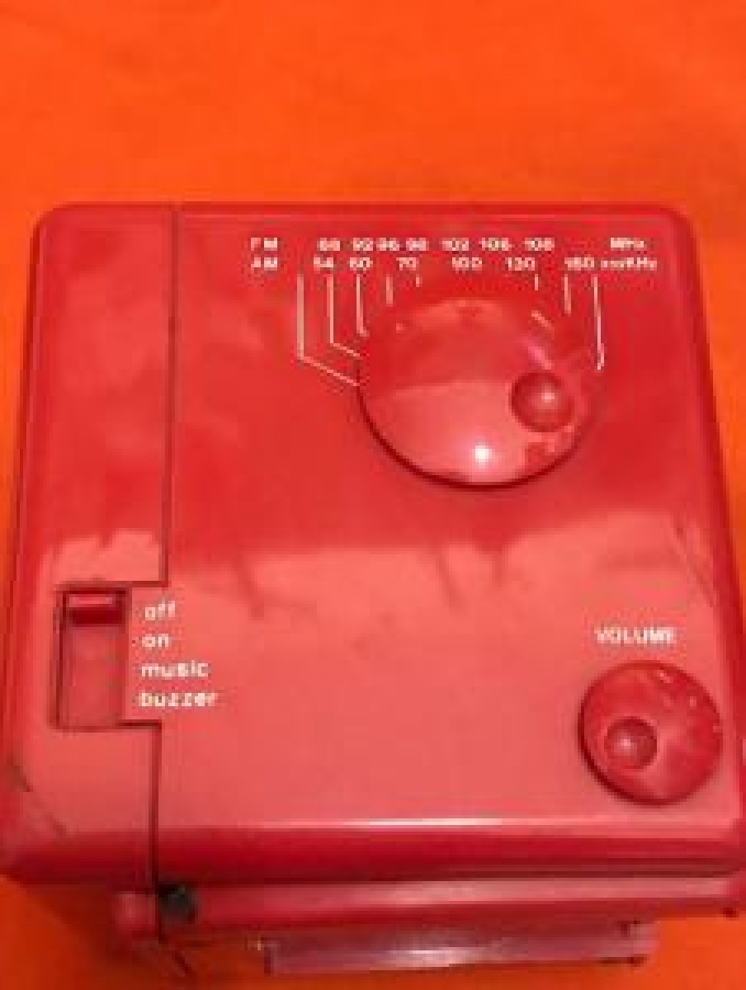 SAAT RADYO ALARM KÜP KIRMIZI 2 DALGA PİLLİ RADYO 